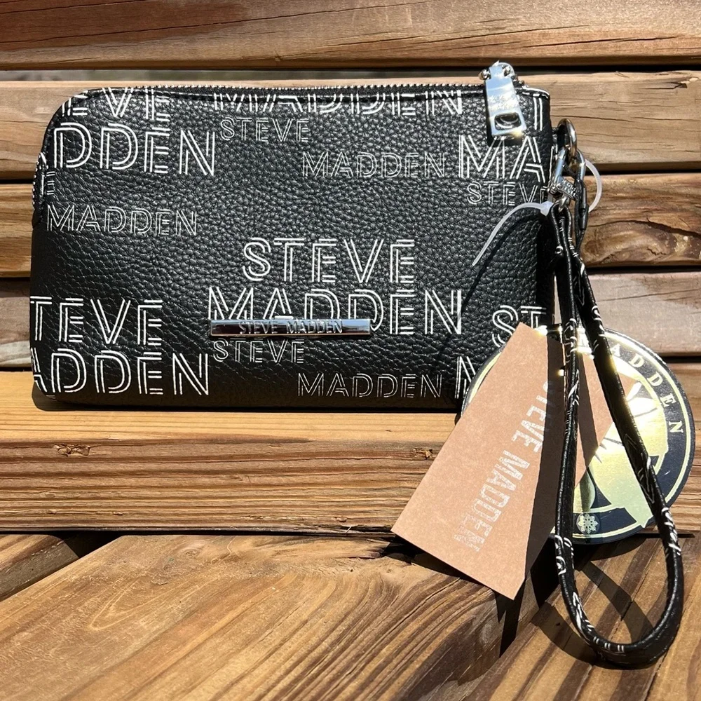 - Steve Madden Double Zip Logo Leather Wristlet! NEW!